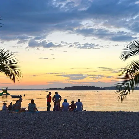 Fuer 5 Personen Ca 60 Qm In Stinjan, Istrien Istrische Riviera Apartamento Štinjan
